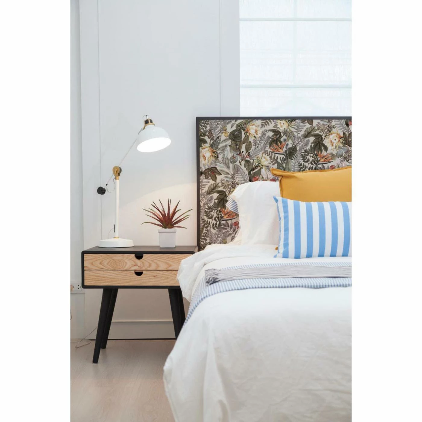 Cheapest βοΈ Self-Adhesive Wallpaper RoomMates Tropical Flowers And Insects Peel And Stick Wallpaper π 7 Cheapest βοΈ Self-Adhesive Wallpaper RoomMates Tropical Flowers And Insects Peel And Stick Wallpaper π - Image 5